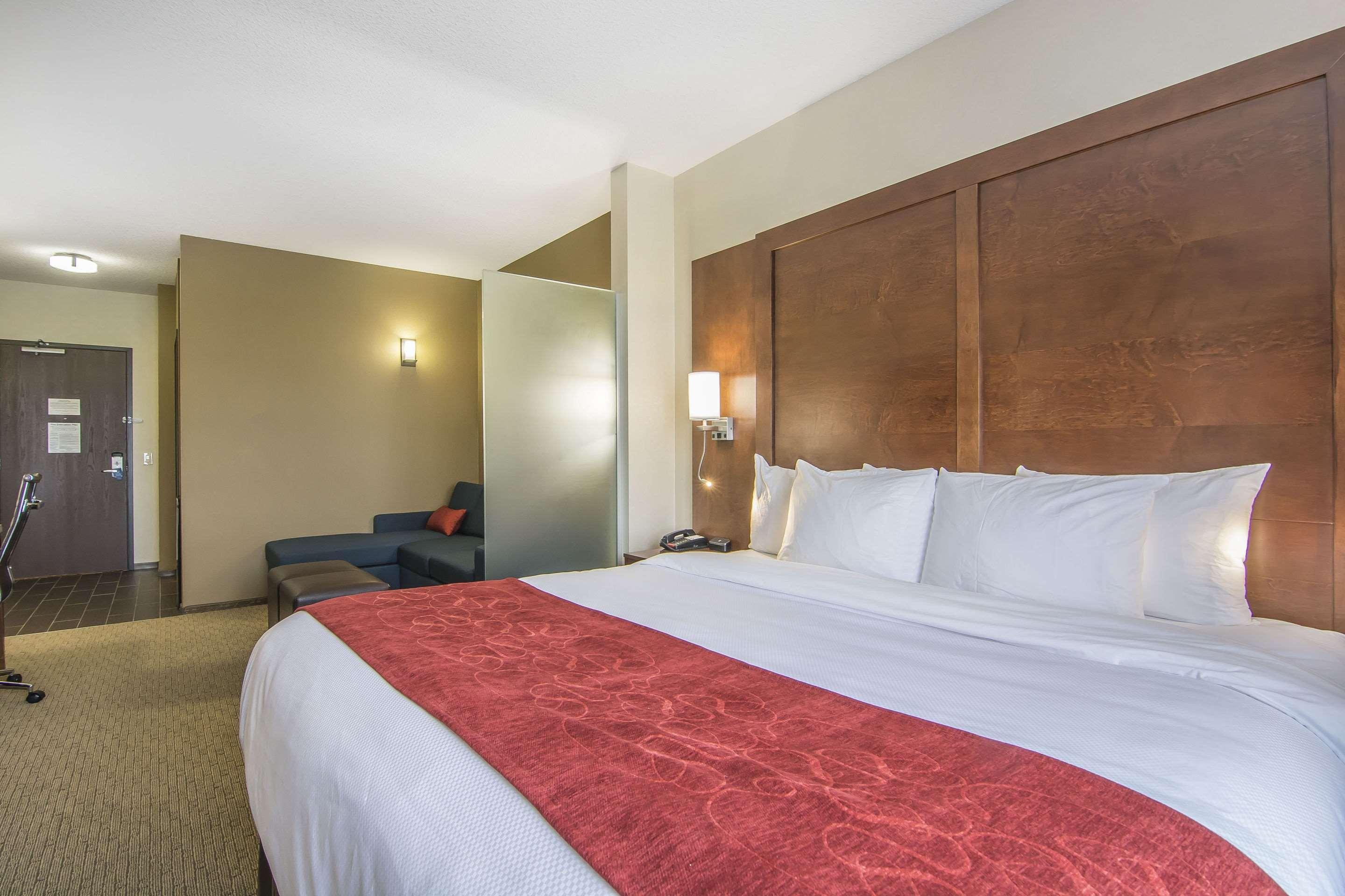 Comfort Suites Риджайна Экстерьер фото