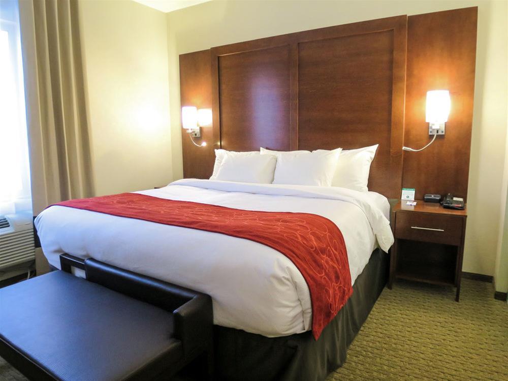 Comfort Suites Риджайна Экстерьер фото