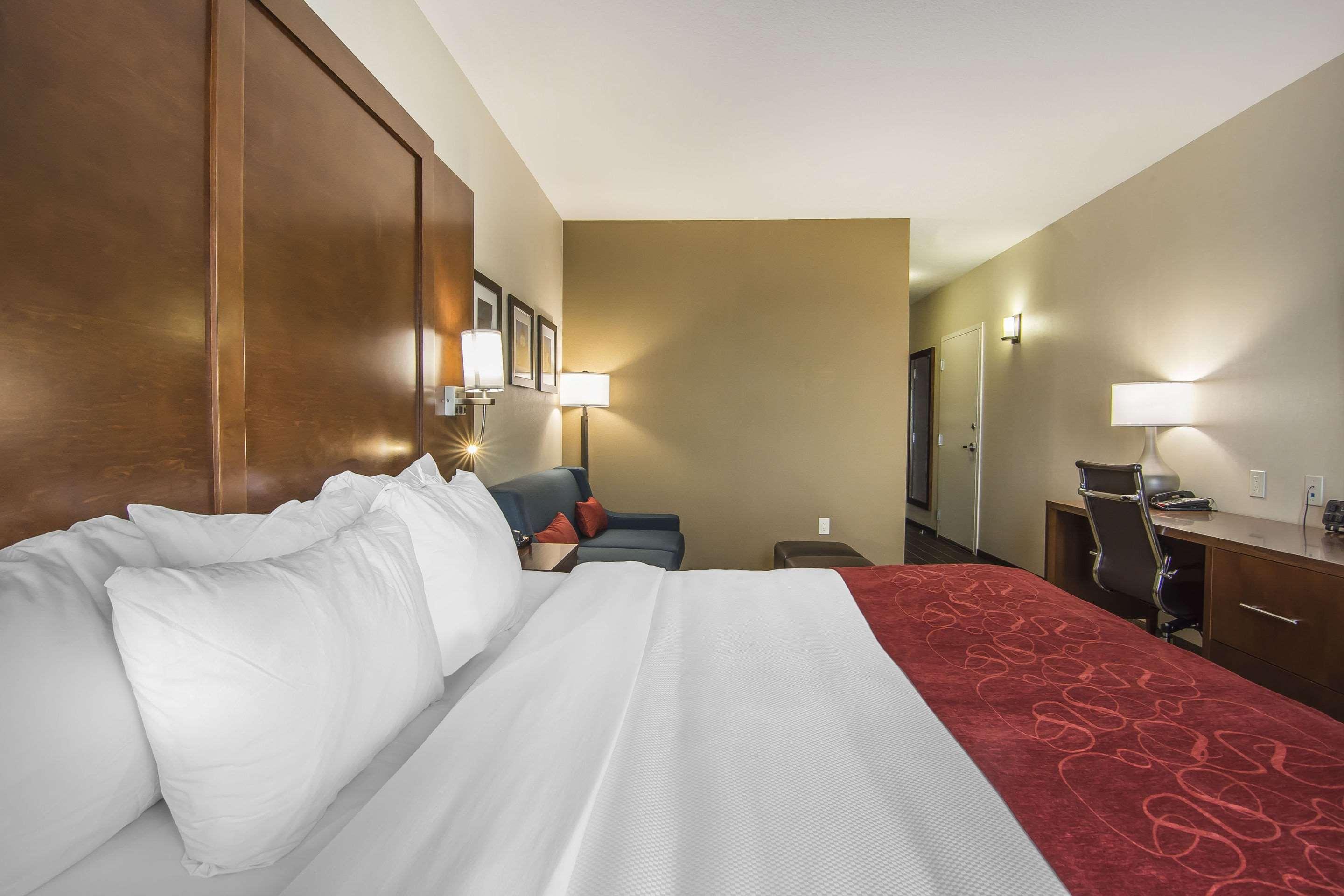 Comfort Suites Риджайна Экстерьер фото