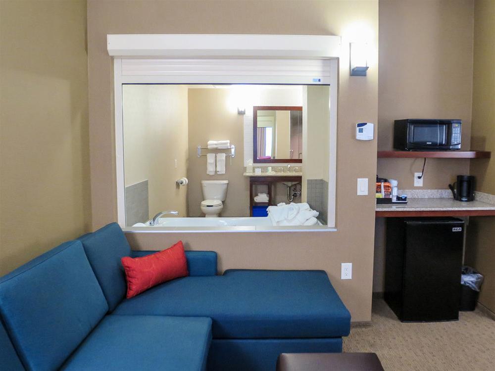 Comfort Suites Риджайна Экстерьер фото